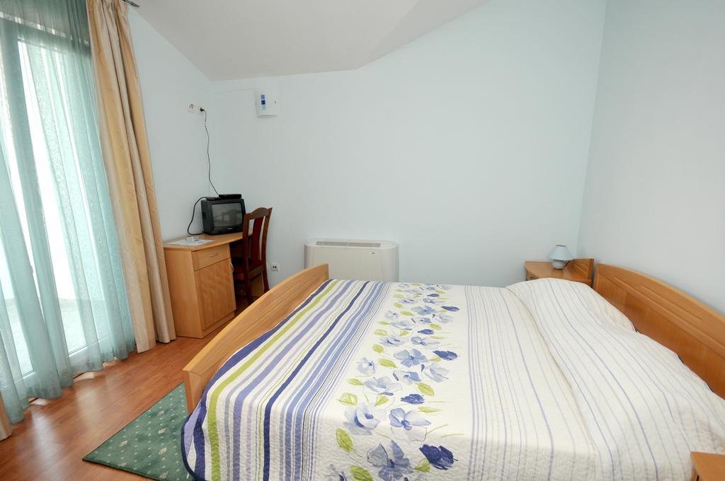 Apartments Villa Lida Trogir Room photo